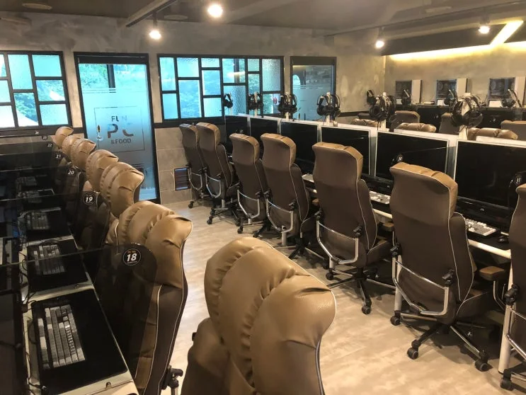 부산 부산진구 00피시방